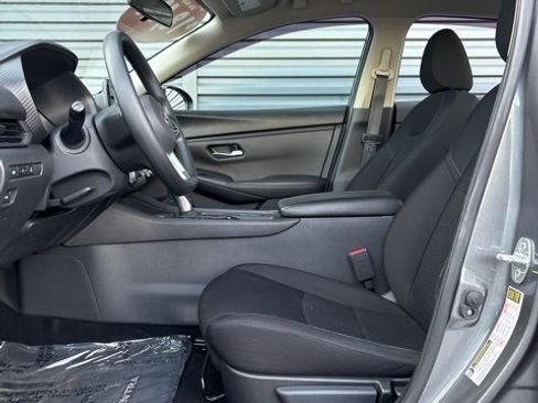 Used 2023 Nissan Sentra S image 5