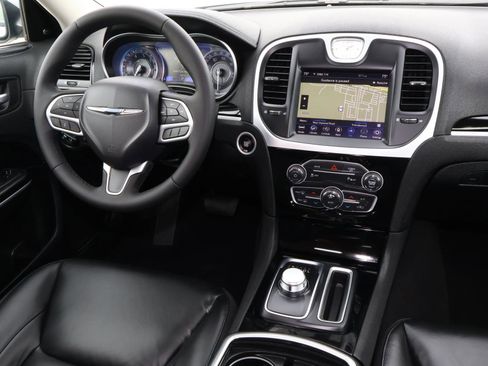 Used 2023 Chrysler 300 Touring L w/ Popular Equipment Group image 10