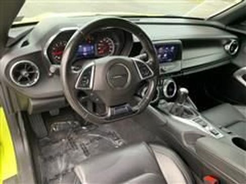 Used 2020 Chevrolet Camaro LT image 31