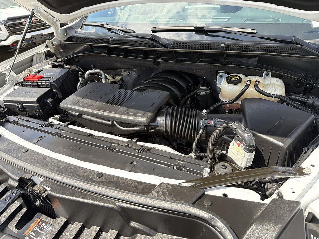 Used 2024 GMC Yukon SLT RWD image 29