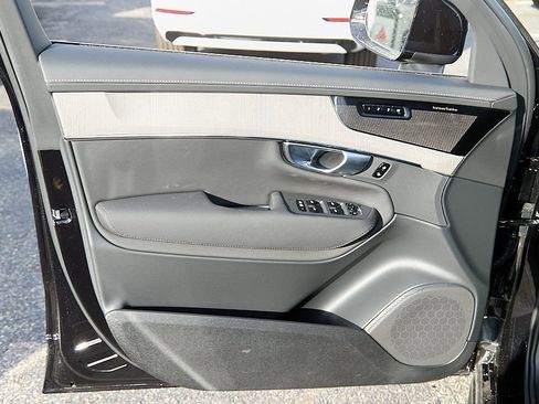 New 2026 Volvo XC90 B6 Ultra w/ Protection Package image 10