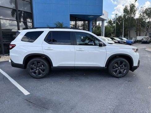 New 2026 Honda Pilot Sport image 8