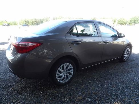 Used 2017 Toyota Corolla LE w/ Carpet Mat Package (TMS) FWD image 4