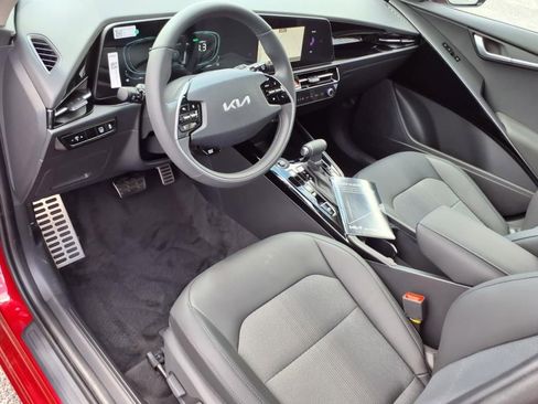 New 2025 Kia Niro EX Touring image 11