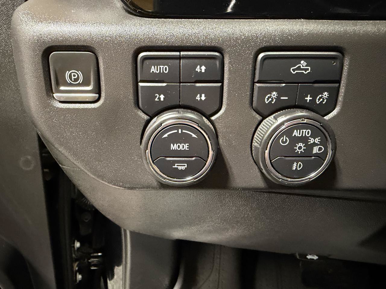 Used 2022 Chevrolet Silverado 1500 RST w/ Z71 Off-Road Package AWD/4WD image 19