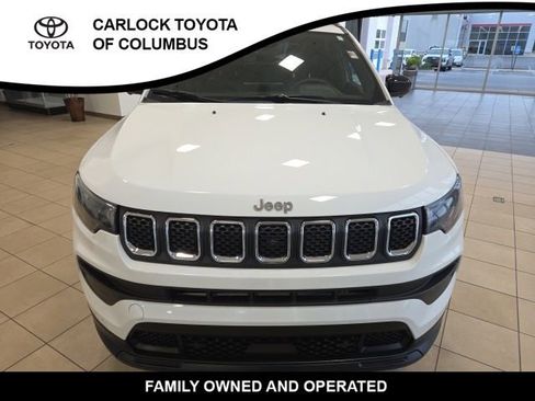 Used 2023 Jeep Compass Latitude AWD/4WD image 3