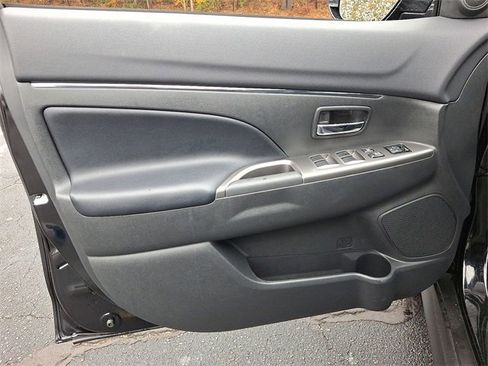 Used 2025 Mitsubishi Outlander Sport AWD image 12