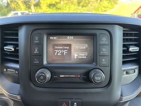 Used 2024 RAM 2500 Tradesman w/ Chrome Appearance Group image 26