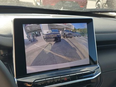 New 2026 Jeep Compass Latitude image 13