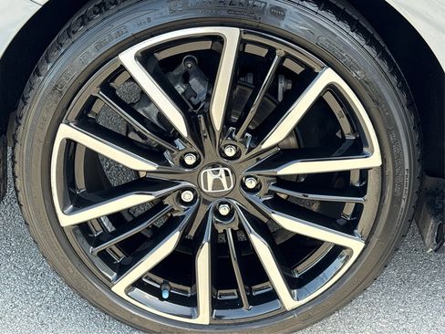 Used 2024 Honda Accord Touring image 13