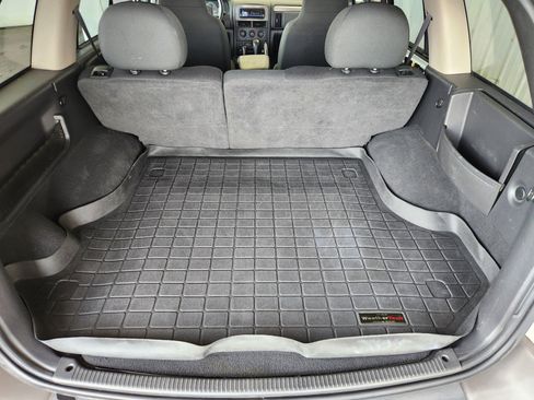 Used 2004 Jeep Grand Cherokee Laredo w/ Convenience Group image 10