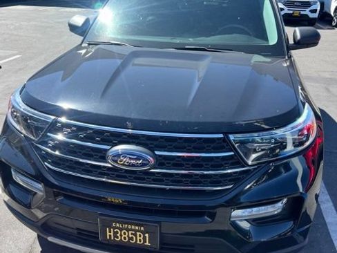 Used 2023 Ford Explorer XLT w/ Equipment Group 202A AWD/4WD image 4