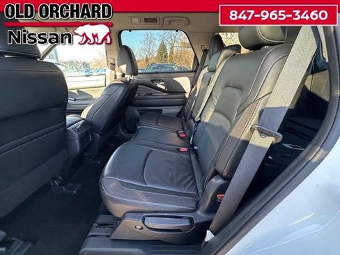 Used 2023 Nissan Pathfinder SL image 9