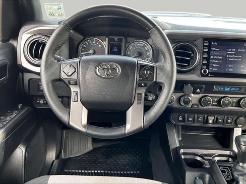 Used 2022 Toyota Tacoma TRD Sport w/ Technology Package AWD/4WD image 6