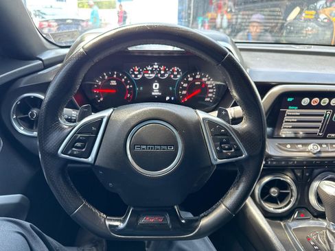 Used 2018 Chevrolet Camaro SS RWD image 13