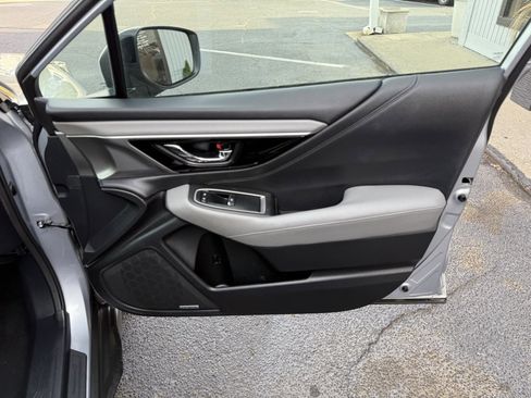 Used 2022 Subaru Outback Limited image 29