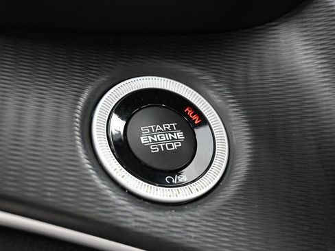 Used 2023 Jeep Grand Cherokee Altitude image 17