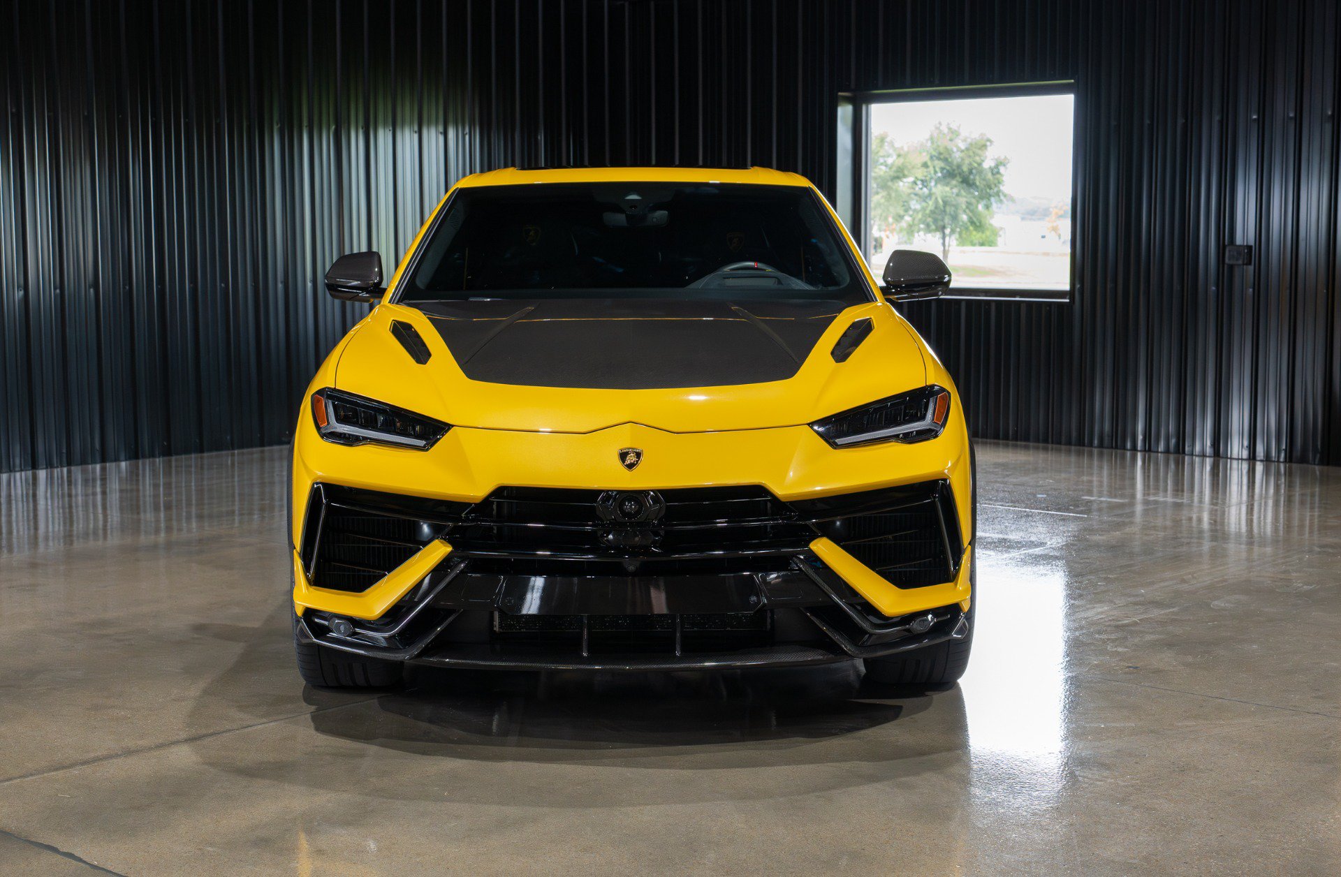 Used 2024 Lamborghini Urus Performante AWD/4WD image 30