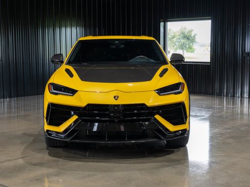 Used 2024 Lamborghini Urus Performante AWD/4WD image 30