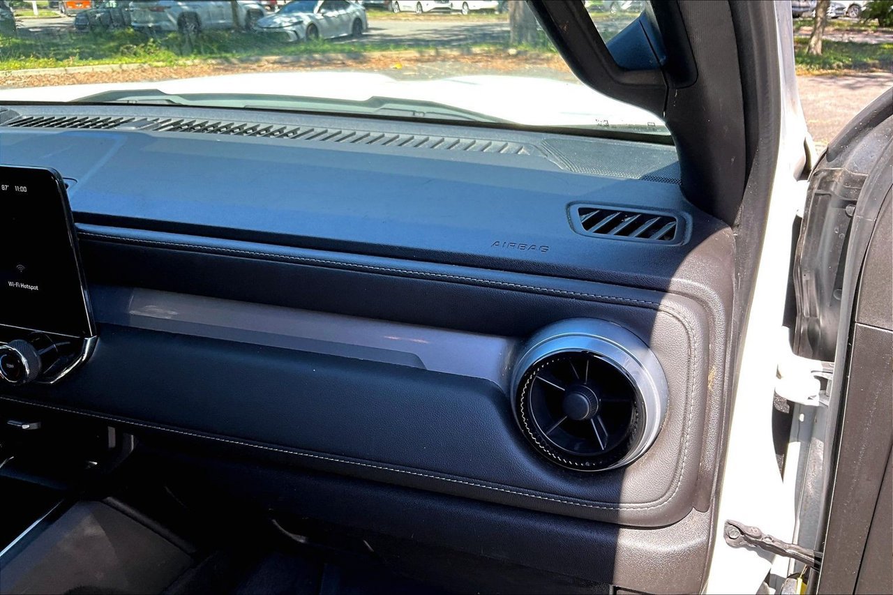 Used 2023 Chevrolet Colorado LT RWD image 23