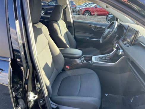 Used 2020 Toyota RAV4 LE image 24