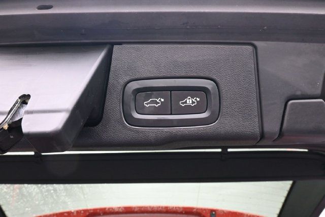 Used 2019 Volvo XC60 T5 Momentum w/ Multimedia Package FWD image 31