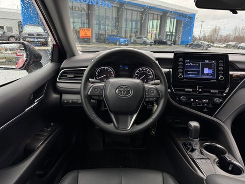 Used 2024 Toyota Camry SE image 15
