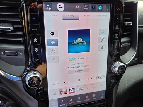 Used 2025 RAM 1500 Laramie image 15