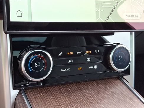 Certified 2023 Land Rover Range Rover SE image 16