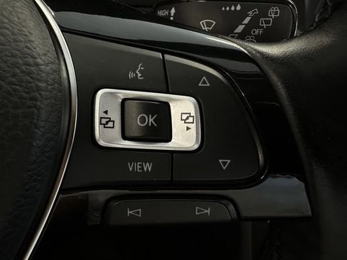 Used 2019 Volkswagen Tiguan SE w/ Panoramic Sunroof Package image 26