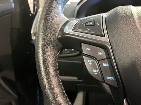 Used 2022 Ford Edge Titanium image 25