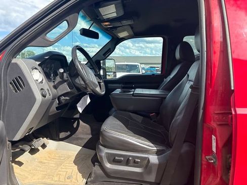 Used 2011 Ford F250 Lariat w/ Lariat Interior Pkg AWD/4WD image 2