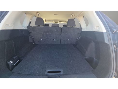 Used 2023 Nissan Rogue S image 16