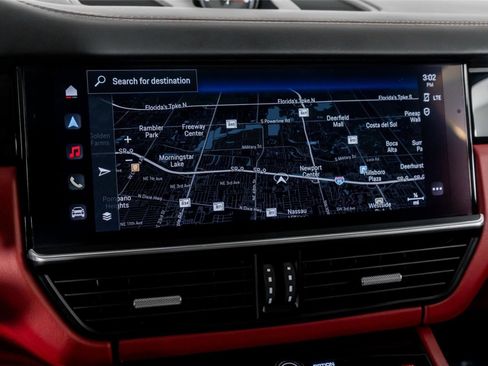 Used 2023 Porsche Cayenne Platinum Edition image 45