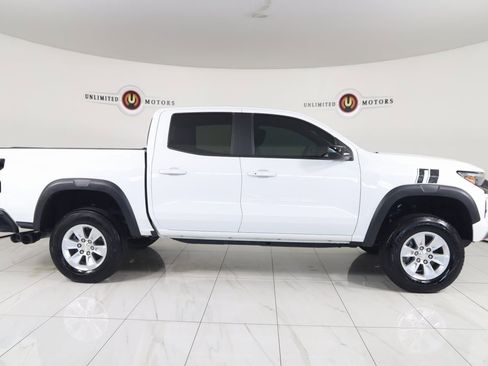 Used 2023 Chevrolet Colorado Z71 image 2