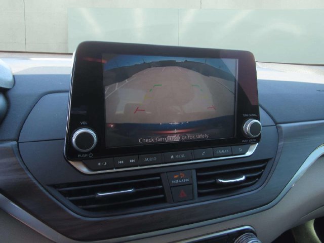 Used 2023 Nissan Altima 2.5 SV FWD image 18