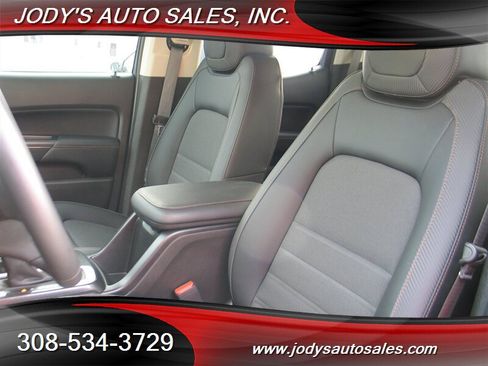 Used 2022 GMC Canyon AT4 w/ Trailering Package image 3