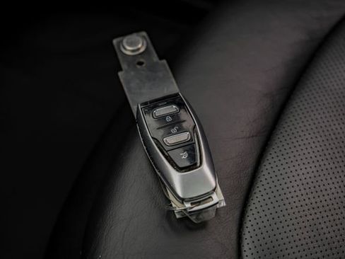 Used 2021 Aston Martin DBX AWD/4WD image 73
