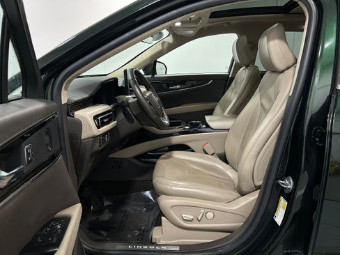 Used 2021 Lincoln Nautilus Reserve image 3