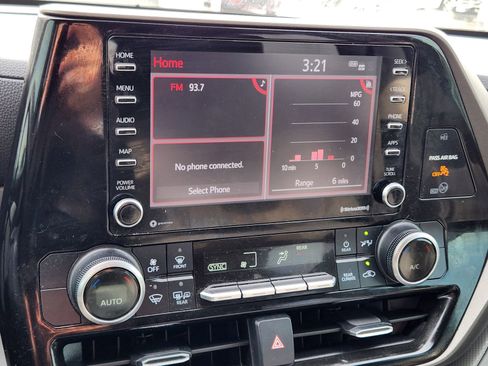 Used 2022 Toyota Highlander L image 16