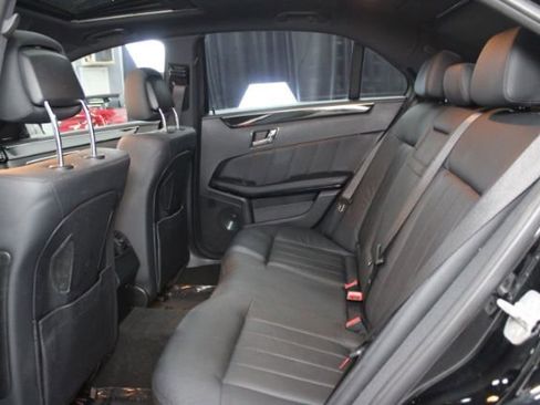 Used 2010 Mercedes-Benz E 550 Sedan w/ Premium 1 Pkg image 25