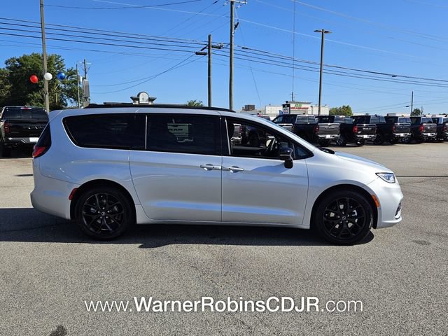 New 2026 Chrysler Pacifica Select w/ S Appearance Package FWD image 16