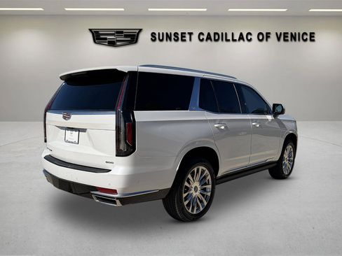 Certified 2022 Cadillac Escalade Premium Luxury w/ Performance Package image 3