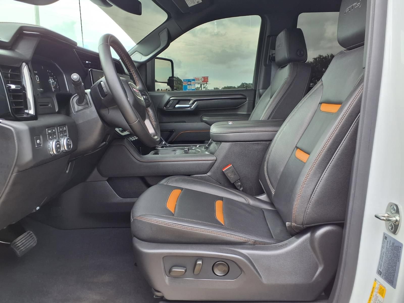 Used 2026 GMC Sierra 2500 AT4 AWD/4WD image 12