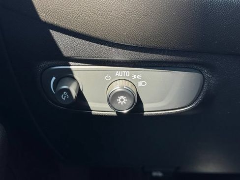 Used 2019 Chevrolet Equinox LT AWD/4WD image 32