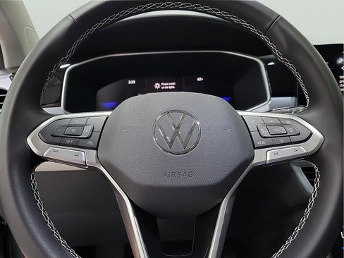 Used 2026 Volkswagen Taos SE FWD image 19