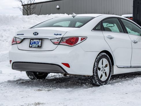Used 2012 Hyundai Sonata Hybrid image 17