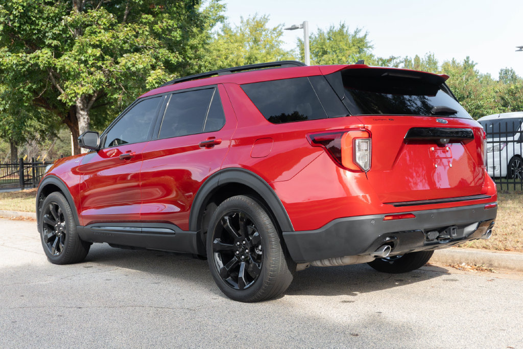 Used 2023 Ford Explorer ST-Line w/ Class IV Trailer Tow Package RWD image 13