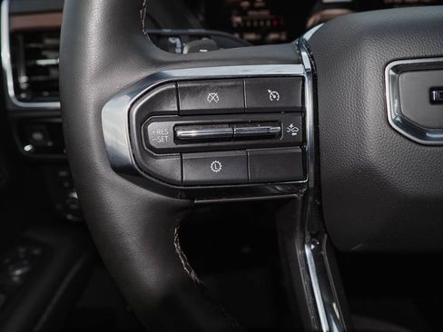 Used 2025 GMC Yukon XL Denali image 33