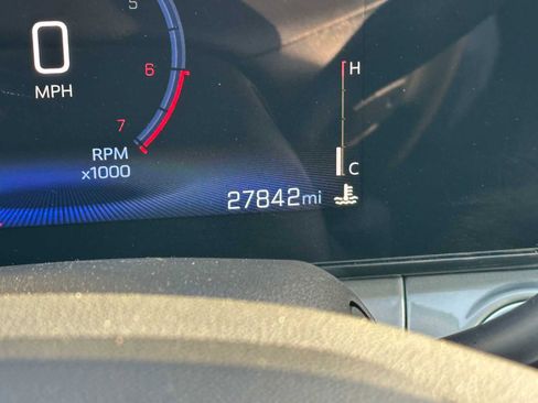 Used 2025 Chevrolet Trax LT w/ LT Convenience Package image 23